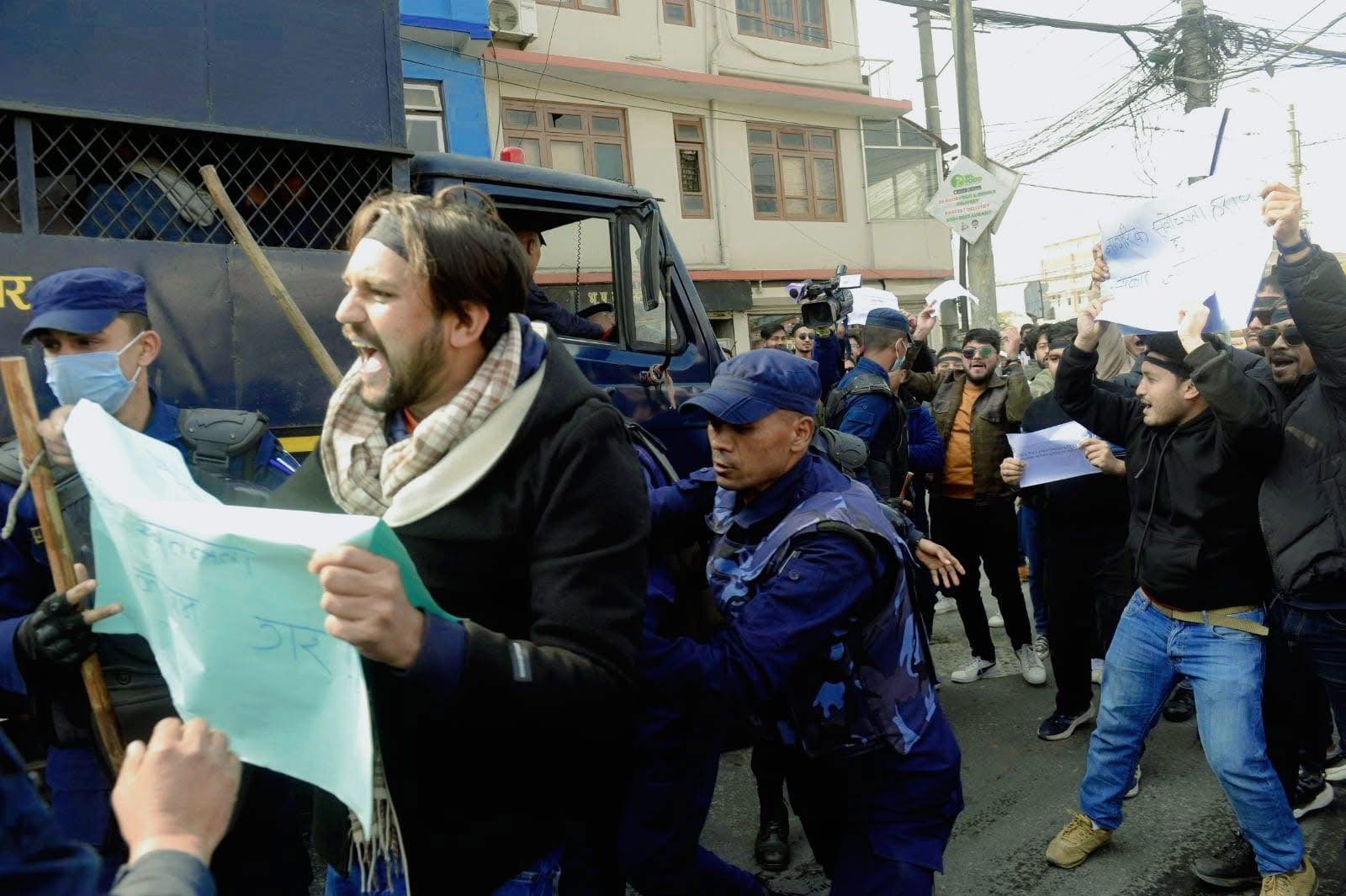 ​नेपाली राजनीतिमा युवा नेतृत्व र नेपाली कांग्रेसको रूपान्तरण - Image 1