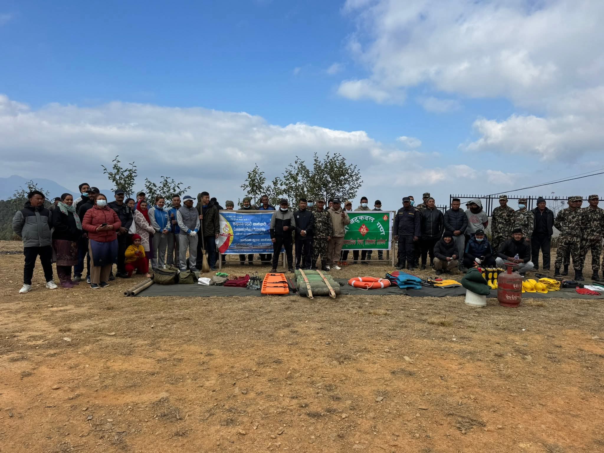 देउराली भ्यू टावर क्षेत्रमा सामूहिक सरसफाइ कार्यक्रम सम्पन्न - Image 1