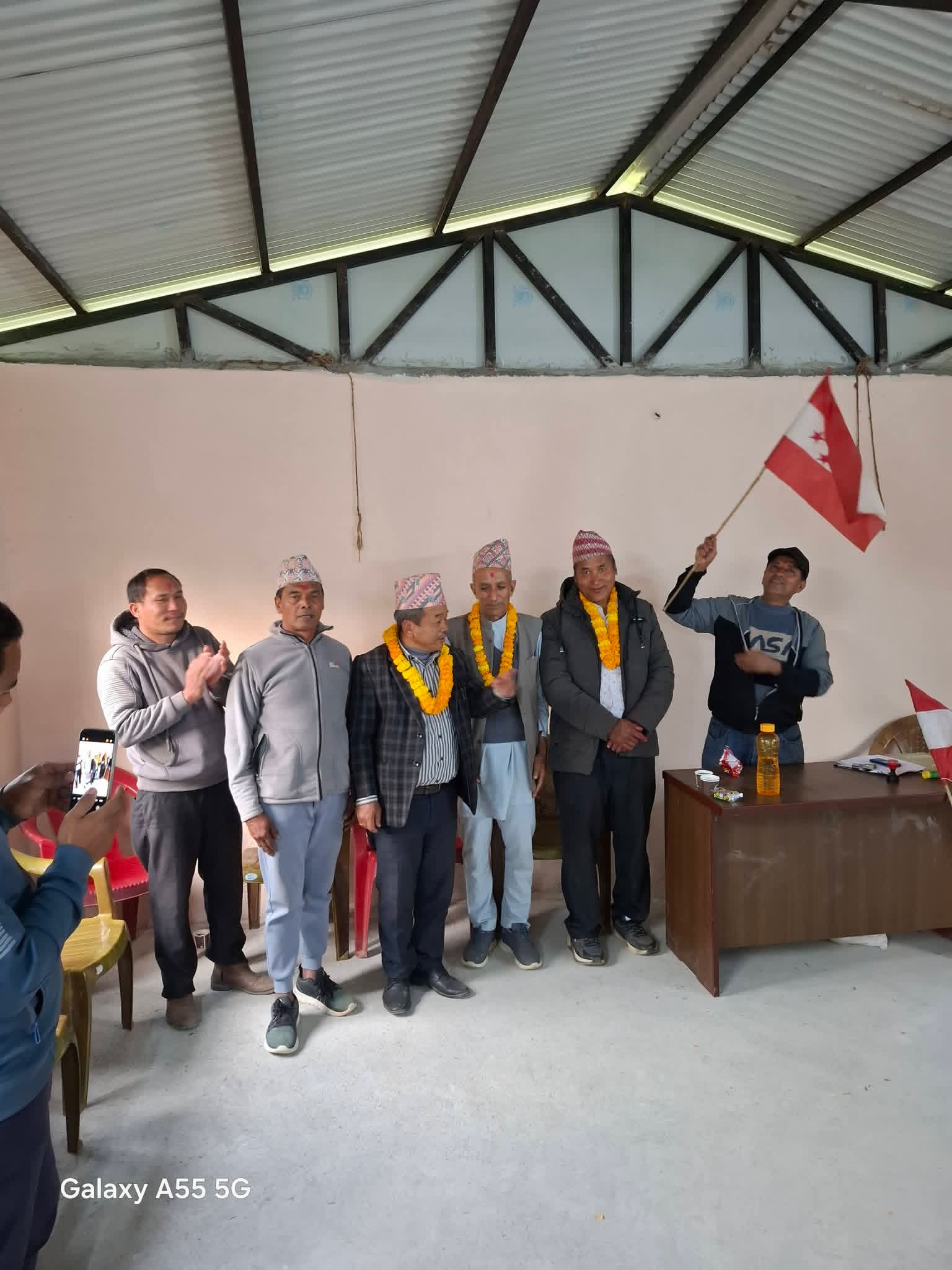 गिम्दीमा कांग्रेसको क्रियाशील सदस्यता वितरण तथा अन्तरक्रिया कार्यक्रम सम्पन्न - Image 1