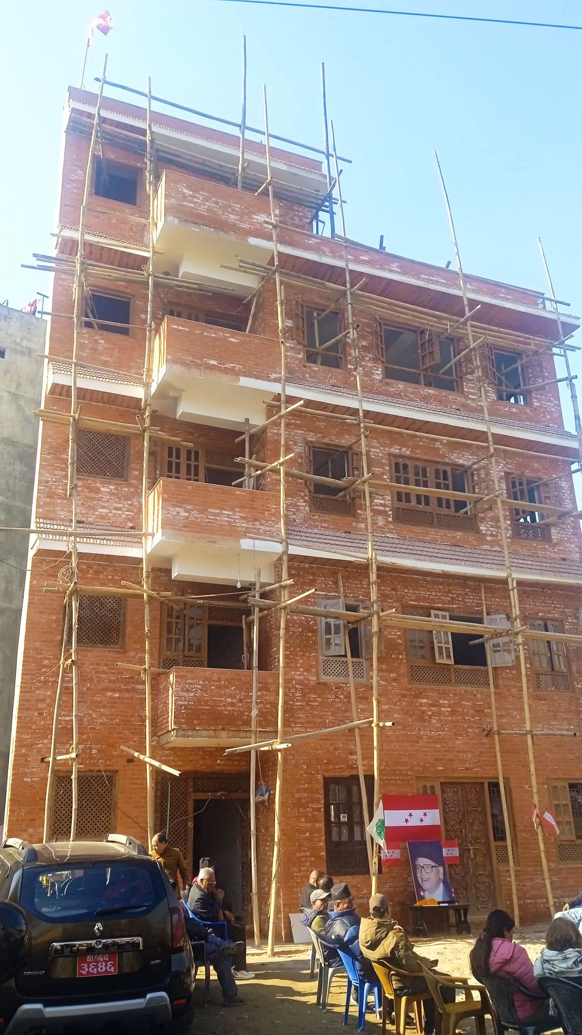 कार्यकर्ताहरुकै सहभागिता , लगानी र पसिनाबाट भक्तपुरमा काङ्रेसको भब्य कार्यलय । - Image 1