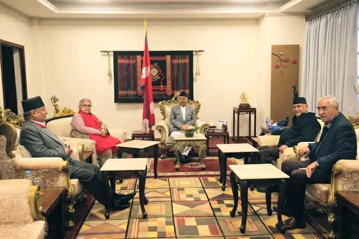 राष्ट्रपति र प्रधानमन्त्री कार्की सहित प्रमुख दलका शीर्ष नेताबीच भेटवार्ता - Image 1